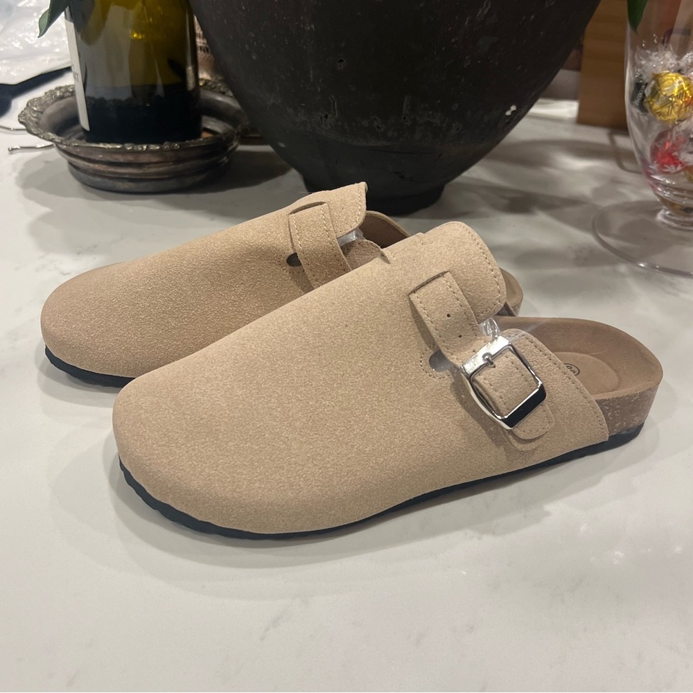 Clogg brand NEW shoes